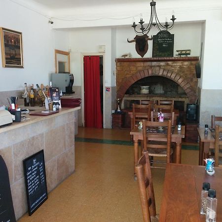 Hotel Restaurant L'Agachon Albaron Buitenkant foto