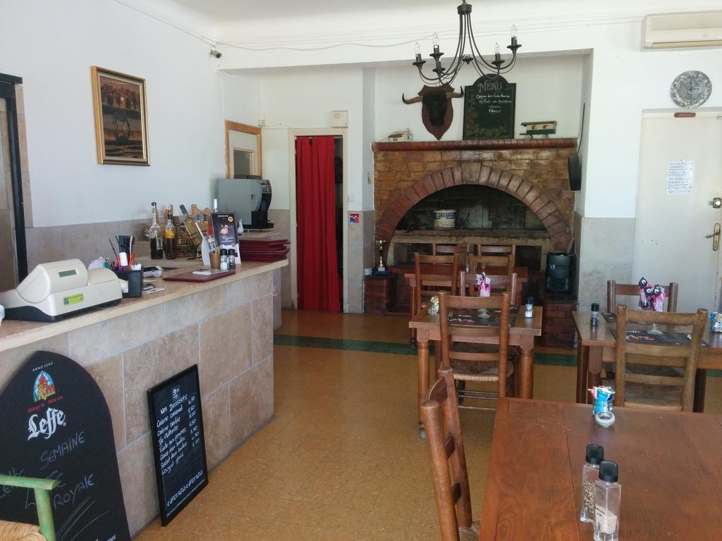 Hotel Restaurant L'Agachon Albaron Buitenkant foto